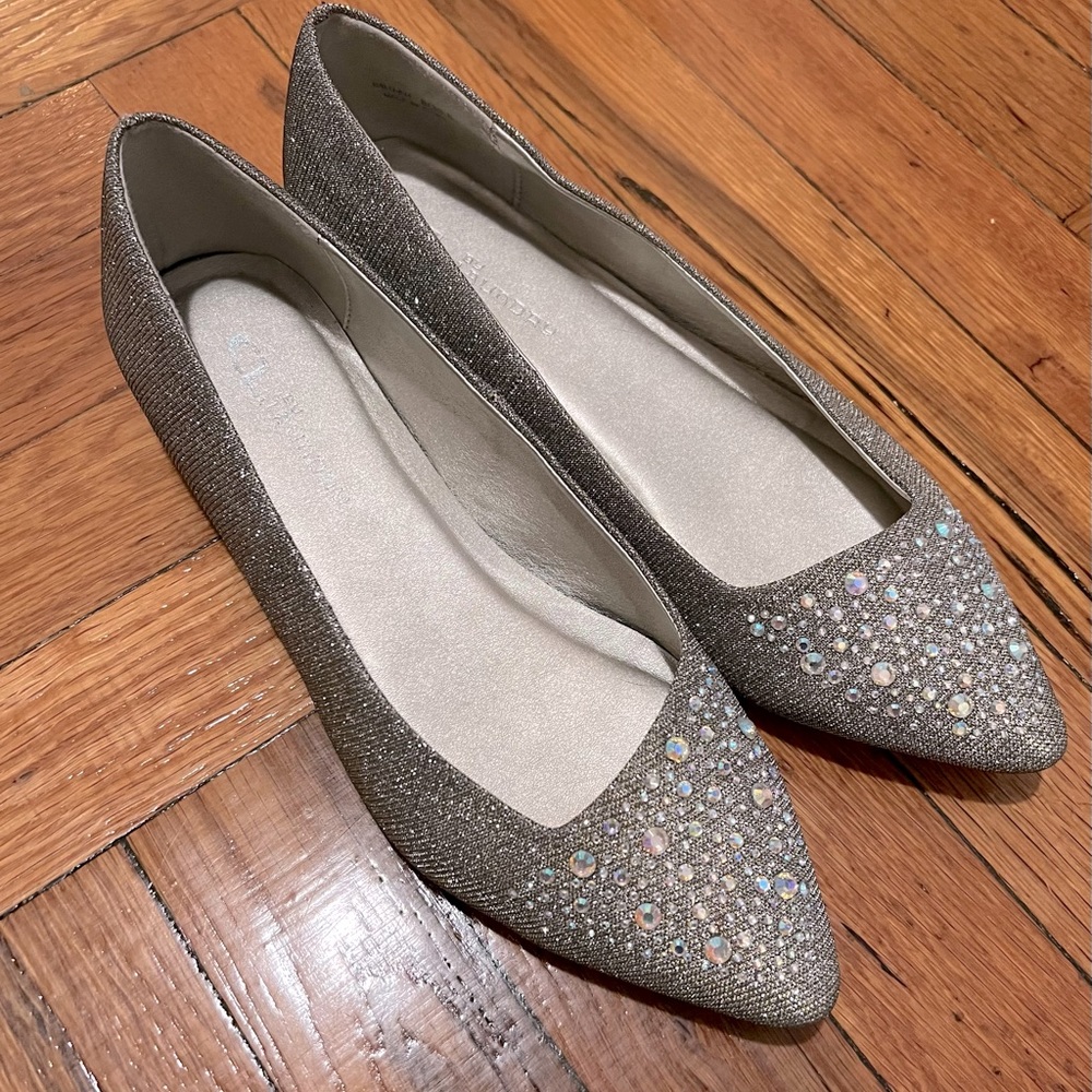 Chinese Laundry Hira stylish ballet flats with rhinestones